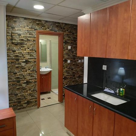 Hotel Rothschild 37 Бат Ям Екстериор снимка
