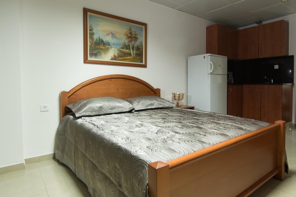 Hotel Rothschild 37 Бат Ям Стая снимка
