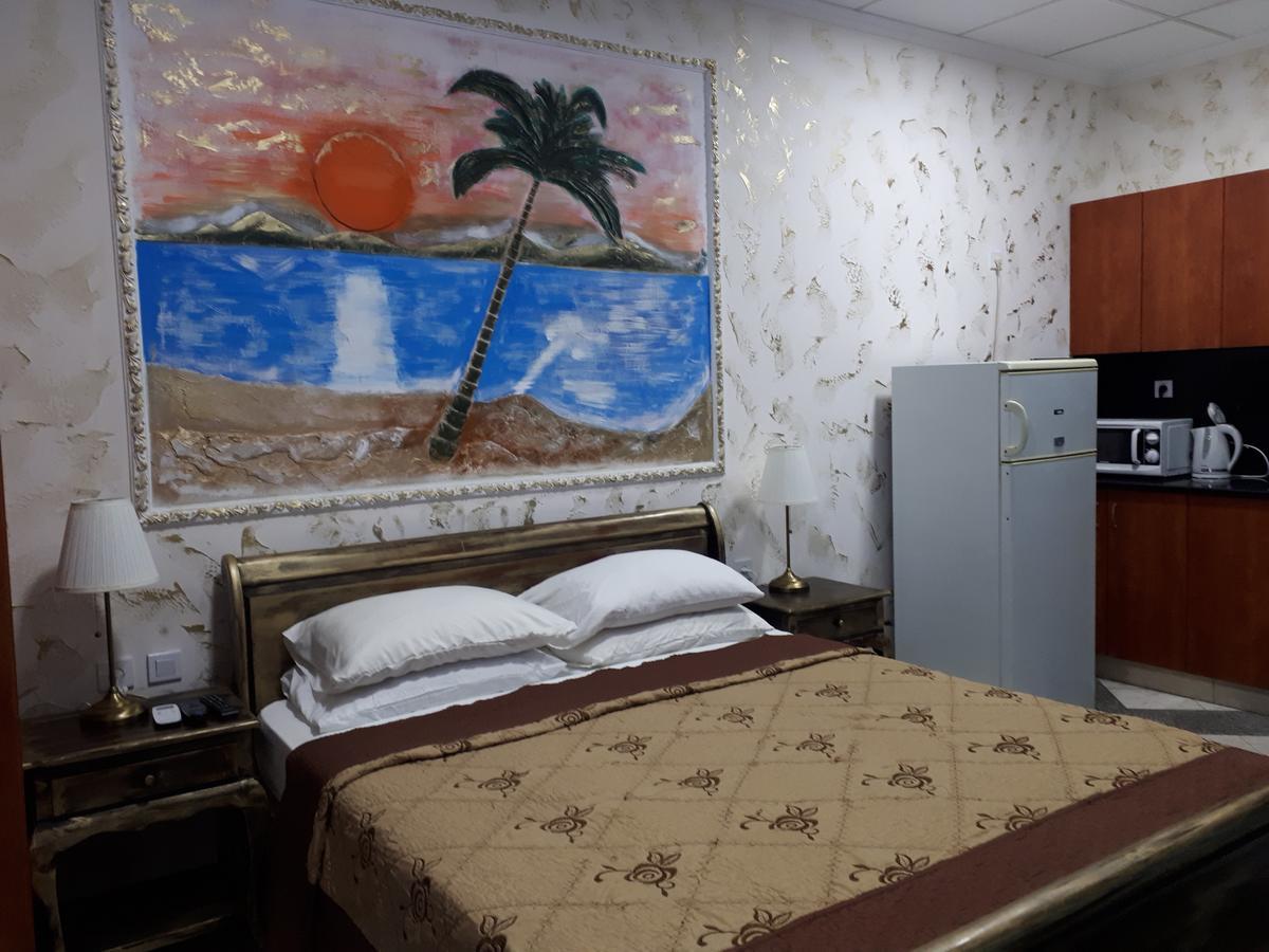 Hotel Rothschild 37 Бат Ям Екстериор снимка