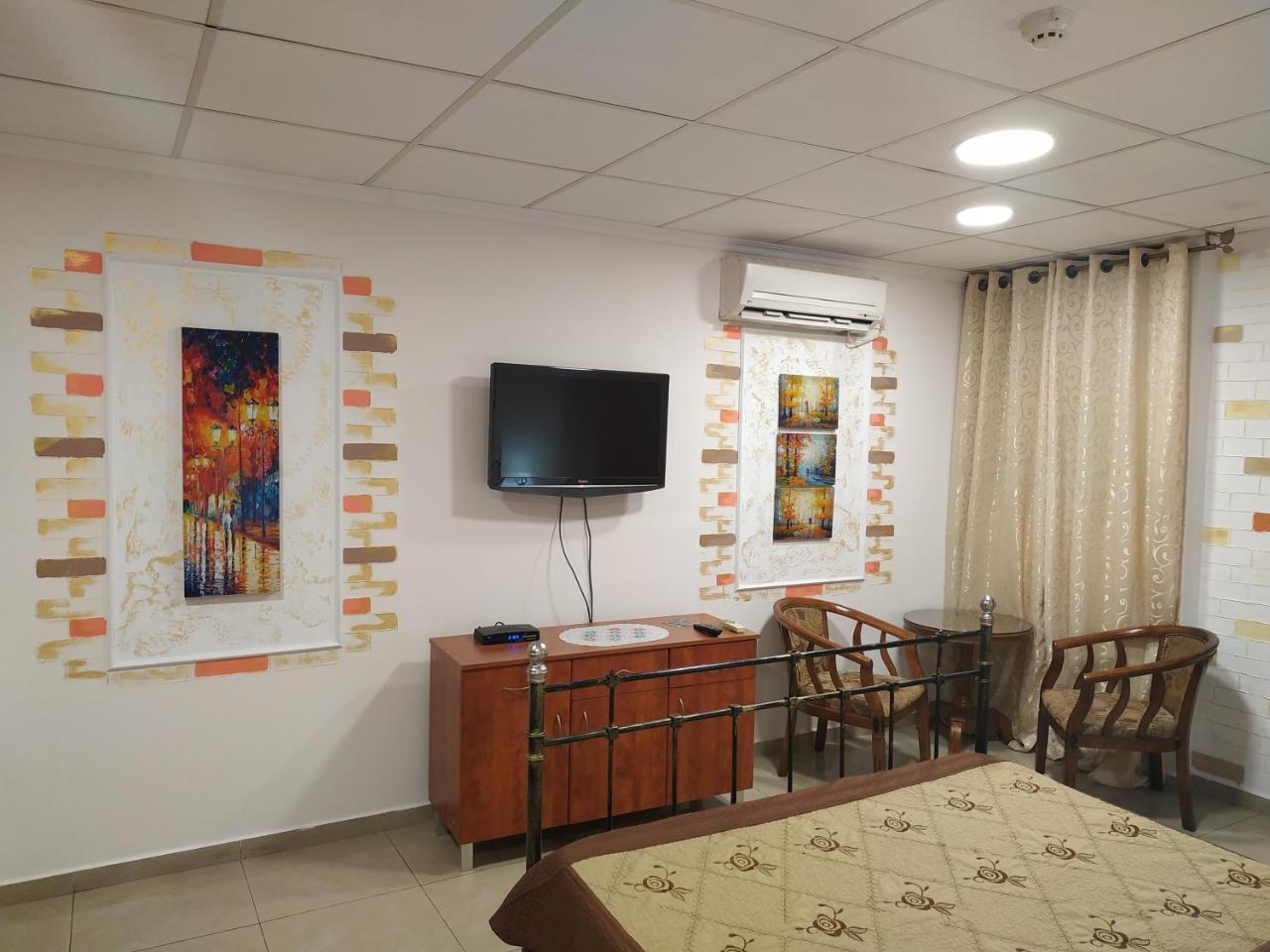 Hotel Rothschild 37 Бат Ям Екстериор снимка
