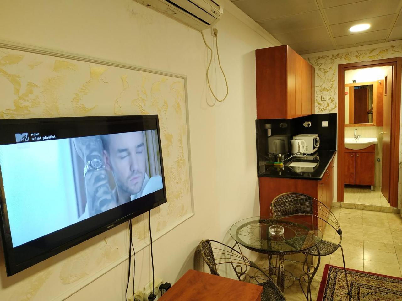 Hotel Rothschild 37 Бат Ям Екстериор снимка