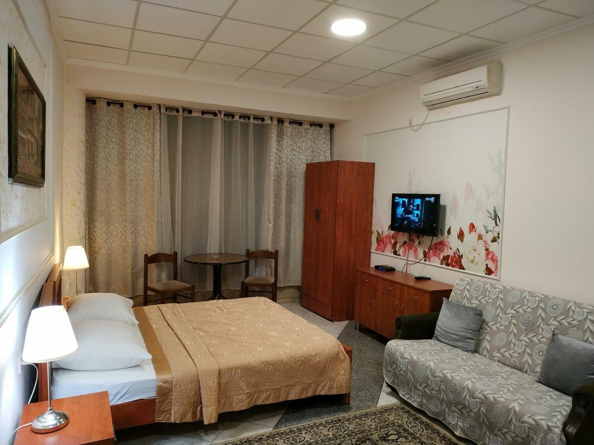 Hotel Rothschild 37 Бат Ям Екстериор снимка